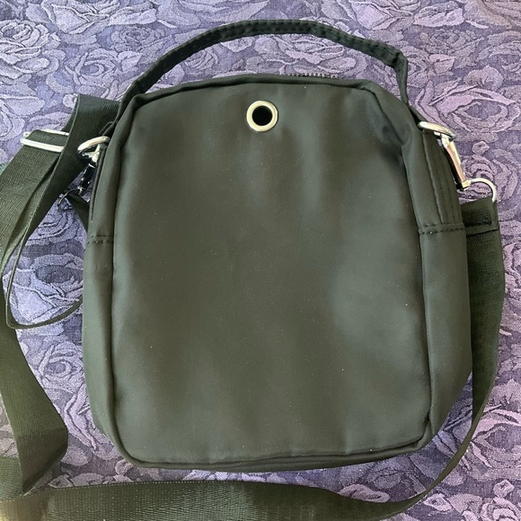 Lightweight Black Nylon Crossbody Bag with Multiple Zippered Compartments NWOT - Picture 10 of 11